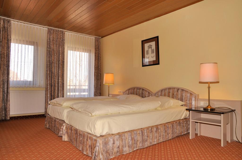 Hotel Zum Baecker Udenhain Экстерьер фото