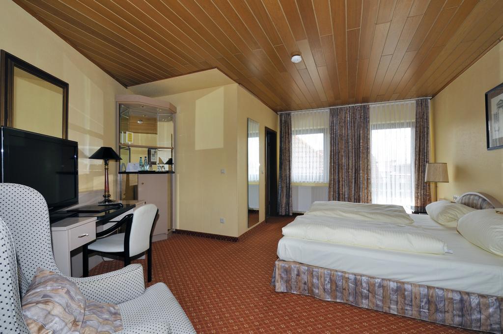 Hotel Zum Baecker Udenhain Экстерьер фото